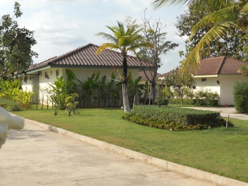 The Orchid House Hotel Nong Kung Yai Екстериор снимка